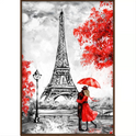 Quadro com estampa de casal abraçado sob guarda-chuva, próximo à Torre Eiffel, em cenário urbano com árvores em destaque ao redor.