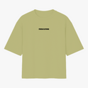 Camiseta com estampa frontal de "Févera Clothing" e estampa traseira de texto bíblico "O senhor é o meu pastor e nada me faltará", salmo 23, e um desenho de ovelha.
