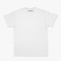 Camiseta com estampa frontal da palavra "BRASIL" composta por imagens icônicas e detalhes diversos, e estampa traseira discreta em texto estilizado na parte superior.