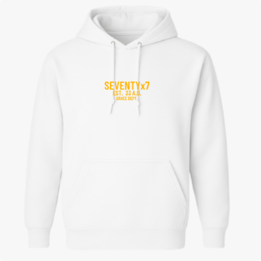 Moletom com estampa frontal de texto "SEVENTY x 7" seguido por "EST. 33 A.D. GRACE DEPT.", destacando uma estética minimalista e moderna.