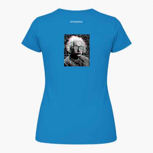 [Camiseta] com estampa frontal de símbolo geométrico com letra estilizada e estampa traseira de rosto icônico pixelado, acompanhado de texto discreto.