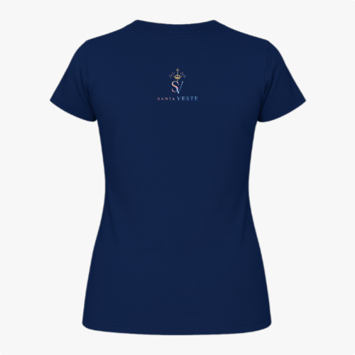 Camiseta com estampa frontal de imagem de Nossa Senhora em moldura colorida com flores e frase "Nossa Senhora, rogai por nós" e estampa traseira de logotipo com cruz e texto.