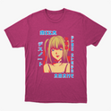 Camiseta com estampa frontal de uma personagem anime com cabelos longos, acompanhada de textos em estilo japonês ao redor.