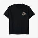 Camiseta com estampa frontal de limão desenhado em traços finos, e estampa traseira de citação "Fruto do Espírito" com limões e elementos escritos.