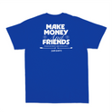 Camiseta com estampa frontal de texto estilizado "just ship it" e ícones circulares e estampa traseira de frase inspiradora "MAKE MONEY AND FRIENDS".