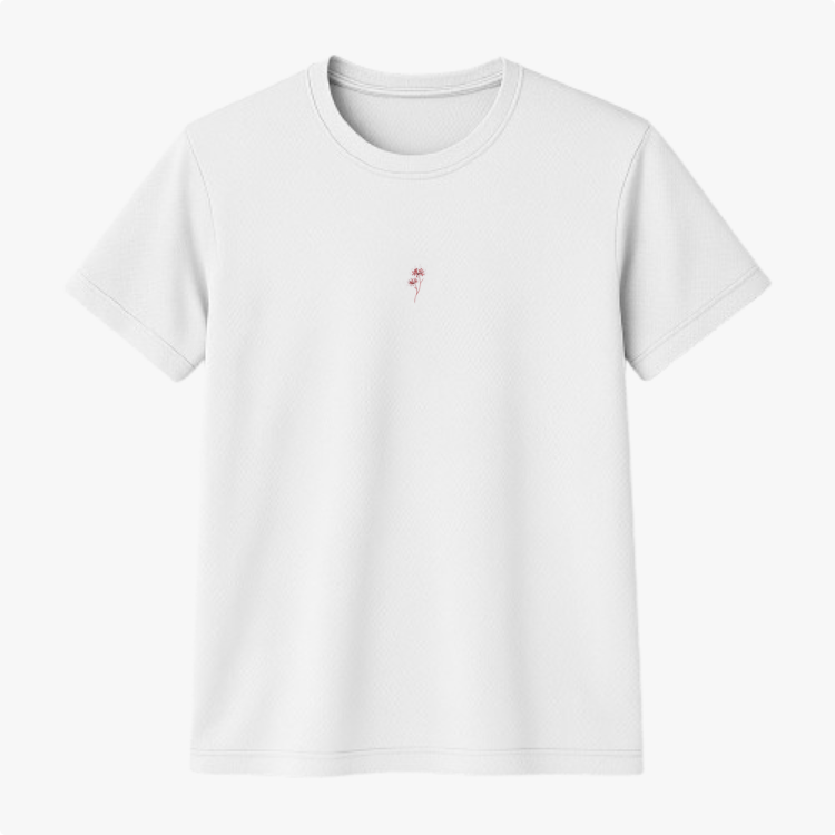 Camiseta com estampa frontal de uma flor vermelha minimalista e estilizada localizada no centro do peito, trazendo um detalhe sutil e elegante.