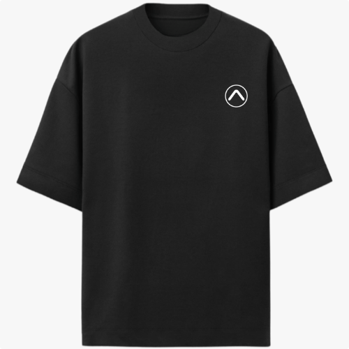 Camiseta com estampa frontal de símbolo minimalista e estampa traseira de fita cassete retro em cenário neon com palmeiras e pôr do sol vibrante.
