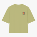 Camiseta com estampa frontal de um desenho de fogo cercado pelas palavras "eu dos fúria chaos" e estampa traseira com a palavra "vigia".