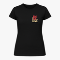 Camiseta com estampa frontal de "God is Love" estilizado, com caracteres entrelaçados, e estampa traseira expandida da mesma frase em maior proporção.