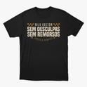 Camiseta com estampa frontal de texto estilizado "VALA KUSTOM, SEM DESCULPAS, SEM REMORSOS" e "EST. SPEED & SERVICE 25" com detalhes quadrados.