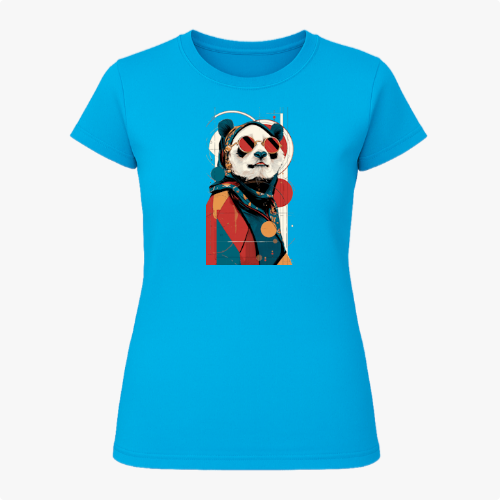 Camiseta com estampa frontal de panda estilizado usando óculos escuros, lenço e traje moderno, inserido em um design geométrico abstrato.