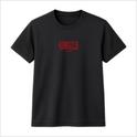 Camiseta com estampa frontal de texto em vermelho exibindo as palavras "RUNNING CLUB" em destaque e uma linha menor de texto logo abaixo.