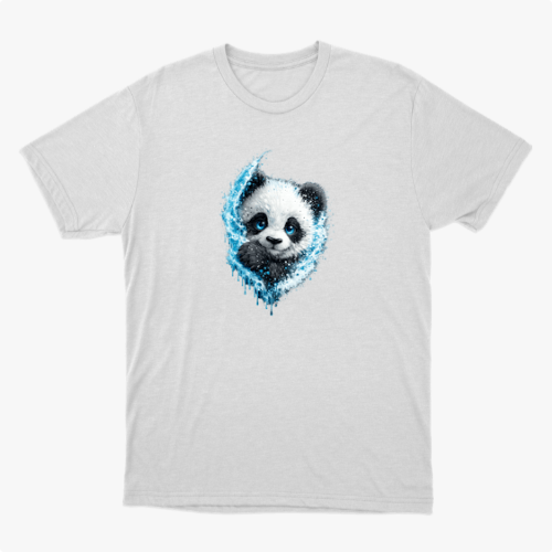 Camiseta com estampa frontal de rosto de panda estilizado com efeito de pintura respingada, destacando traços suaves e detalhes contrastantes.
