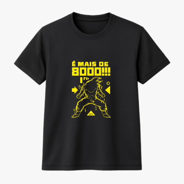 Camiseta com estampa frontal de uma silhueta de personagem em pose de luta, acompanhada da frase "É mais de 8000!!!" e elementos geométricos.