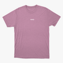 Camiseta com estampa frontal de texto estilizado "YNO" em fonte discreta.