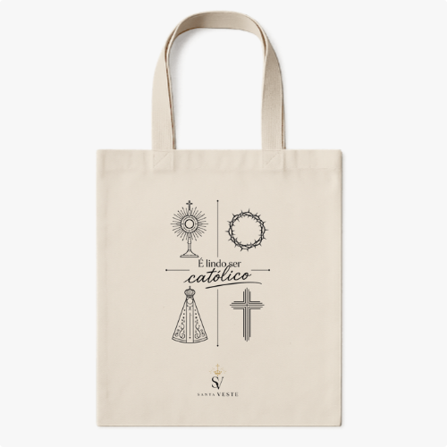 Ecobag com estampa frontal de ícones religiosos, incluindo hóstia, coroa de espinhos, imagem de Nossa Senhora, crucifixo, e a frase "É lindo ser católico".