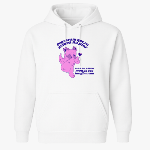 Moletom com estampa frontal de gato rosa segurando coração, acompanhado de texto curvo acima e abaixo da imagem.