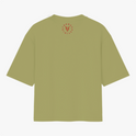Camiseta com estampa frontal de coquetel Molotov com chamas e frases impactantes e estampa traseira de símbolo circular com cabeça de cervo estilizada.