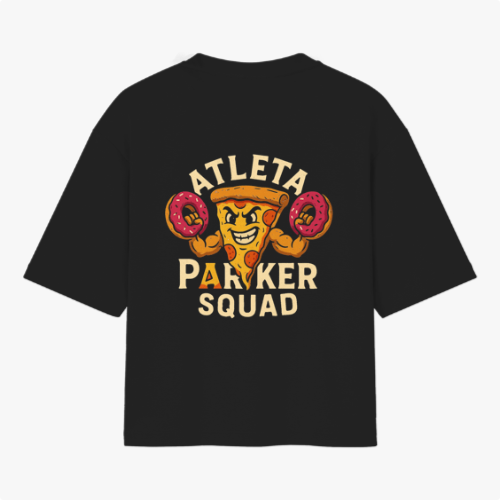 Camiseta com estampa frontal de logotipo estilizado "PK" em tamanho pequeno e estampa traseira de fatia de pizza e donuts com a frase "Atleta Parker Squad".
