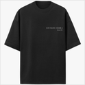 Camiseta com estampa frontal de "God Bless America, Brazil, 2020" e estampa traseira de lista de países em colunas sob a palavra "BRASIL" centralizada.
