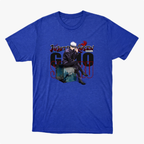 Camiseta com estampa frontal de personagem sentado com cabelo branco e óculos escuros, acompanhado de texto estilizado em japonês e inglês.