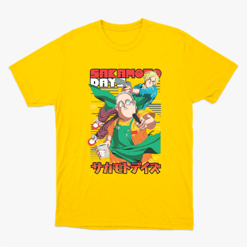 Camiseta com estampa frontal de dois personagens em estilo anime, um segurando café e outro apontando, com texto em japonês e inglês acima e abaixo.
