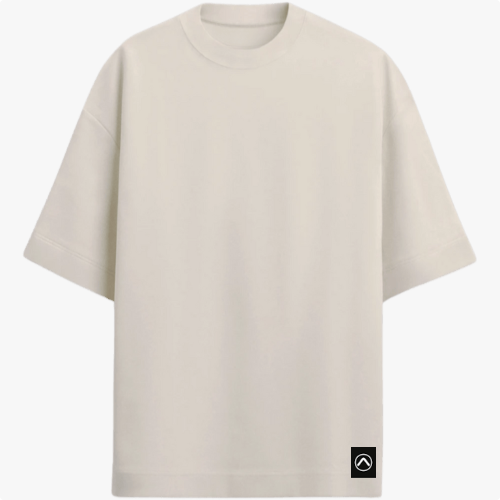 Camiseta com estampa frontal de pequeno símbolo geométrico minimalista e estampa traseira de arte abstrata com figura de costas usando uma coroa.