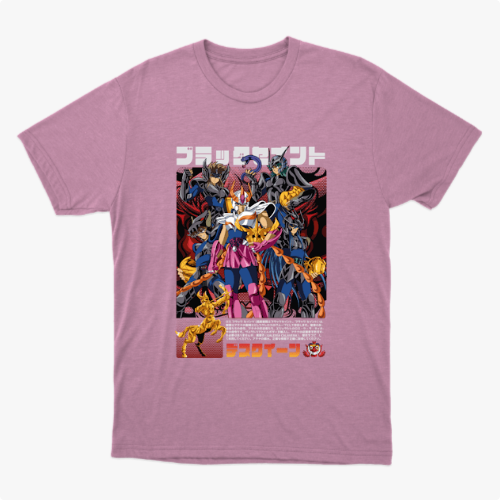 Camiseta com estampa frontal de um grupo de personagens em pose destemida, cercados por figuras sombrias e texto em estilo japonês na parte superior e inferior.