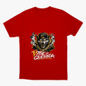 Camiseta com estampa frontal de lobo antropomórfico usando boné e correntes, cercado por fumaça, acima da frase estilizada "Vibe de Quebrada".