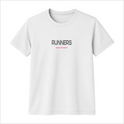 Camiseta com estampa frontal de "RUNNERS NINES PROJECT" e estampa traseira detalhada com textos sobre corrida, números e o título "RUNNERS" centralizado.