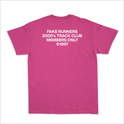 Camiseta com estampa frontal de "FAKE RUNNERS ©1997 NINES PROJECT" e estampa traseira de "FAKE RUNNERS 2000's TRACK CLUB MEMBERS ONLY ©1997".