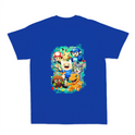 Camiseta com estampa frontal de uma inicial estilizada e estampa traseira com vários personagens icônicos de jogos e animações em um agrupamento vibrante.