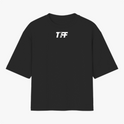 Camiseta com estampa frontal de "T FF" estilizado e figura entre as letras e estampa traseira de "TEAM FF" em letras maiúsculas.