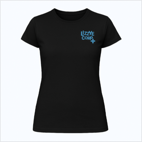 Camiseta com estampa frontal de "LIZZYE CORP" acompanhada de um pequeno símbolo abaixo e estampa traseira de uma cruz pixelada destacada.