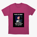 Camiseta com estampa frontal de personagem olhando para cima, texto "ELEVO OS MEUS OLHOS PARA O MONTE; DE ONDE ME VIRÁ O SOCORRO?" e referência bíblica.