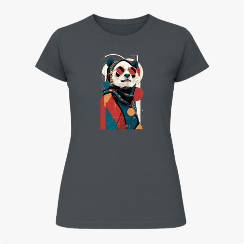 Camiseta com estampa frontal de panda estilizado usando óculos escuros, lenço e traje moderno, inserido em um design geométrico abstrato.