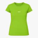 Camiseta com estampa frontal de um discreto logotipo estilizado em fonte moderna.