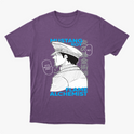Camiseta com estampa frontal de personagem estilo mangá em perfil, com chapéu militar, acompanhada de textos como "Mustang Roy" e "Flame Alchemist".