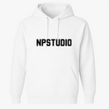 Moletom com estampa frontal de "NPSTUDIO" em letras grandes e estilizadas, centralizadas no peito, destacando-se de forma marcante.