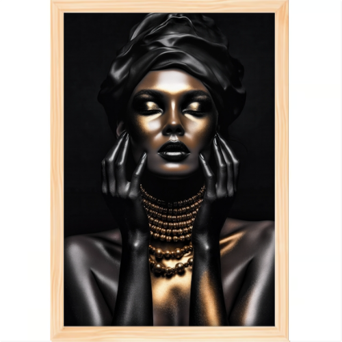 Quadro com estampa frontal de retrato artístico de mulher com corpo e rosto cobertos de tinta metálica dourada e preta, usando colares e turbante.