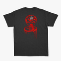 Camiseta com estampa frontal de "No Mercy Club" em fonte estilizada com detalhes escorridos e estampa traseira de cobra com capuz e cauda também escorrendo.