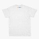 Camiseta com estampa frontal de "BRASIL" em letras preenchidas por elementos gráficos variados e estampa traseira discreta com a frase "AGTBB FBRKM 100".