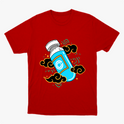 Camiseta com estampa frontal de frasco estilizado com logotipo centralizado, envolto por padrões de nuvens arrojadas e elementos geométricos vibrantes.