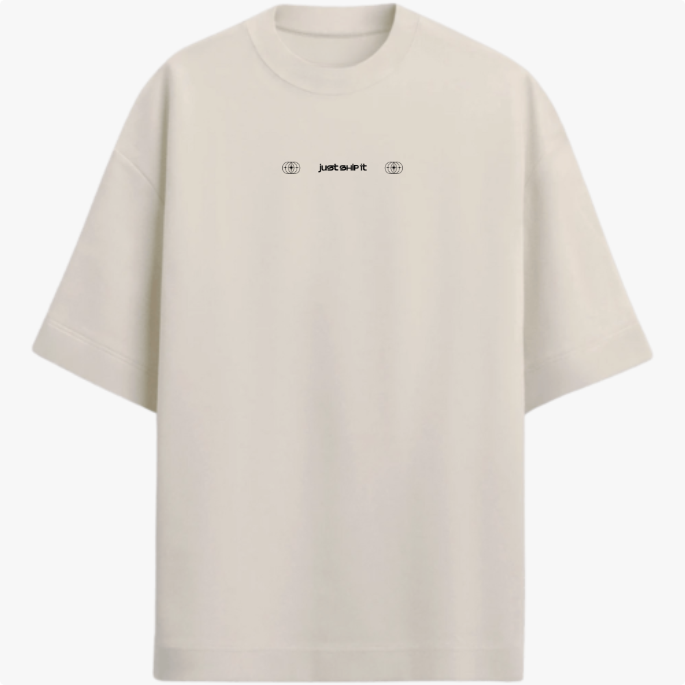 Camiseta com estampa frontal de "just ship it" e símbolo circular de ondas e estampa traseira de "MAKE MONEY AND FRIENDS" e "FOCUS ON PROFIT AND POPULARITY".