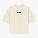 Camiseta com estampa frontal de "Févera Clothing" e estampa traseira de texto bíblico "O senhor é o meu pastor e nada me faltará", salmo 23, e um desenho de ovelha.
