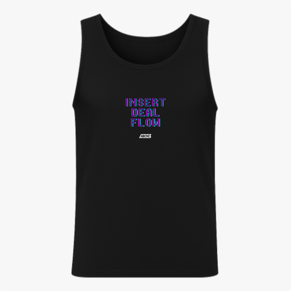 Camiseta regata com estampa frontal de texto pixelado "INSERT DEAL FLOW" em estilo retrô digital acima da inscrição menor "ABCVCS".