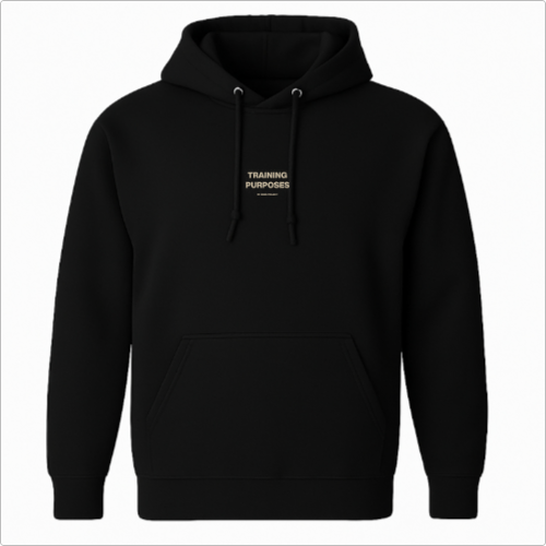 Moletom com estampa frontal de pequenas letras formando a frase "Training Purposes" centralizada acima do bolso e costas lisas sem estampa.