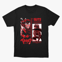 Camiseta com estampa frontal de personagem de mangá em posição dinâmica com espada, cercado por detalhes, textos estilizados e ilustrações adicionais.