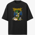 Camiseta com estampa frontal de personagem de cabelos verdes ajoelhada, rodeada por caveiras e elementos góticos, com letras estilizadas acima.
