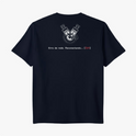 Camiseta com estampa traseira de dois cabos desconectados e uma engrenagem, acompanhados da inscrição "Erro de rede. Reconectando... [3/4]".